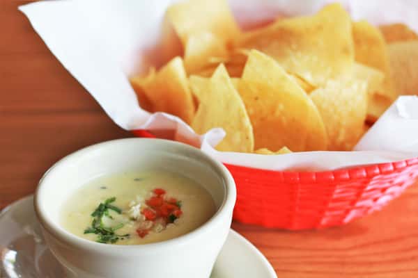 Famous White Queso