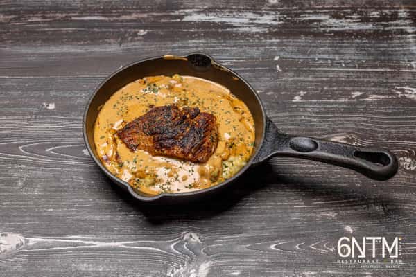 Blackened Salmon 'N Grits
