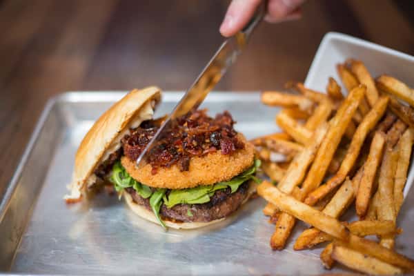 Truffle Mac and Cheese Burger (5)