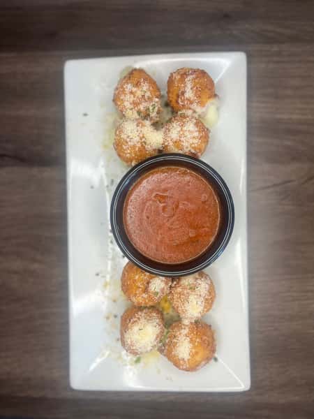 Fried Mozzarella Bites with Marinara Sauce