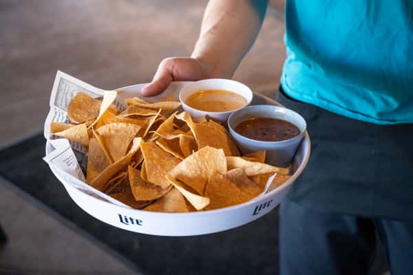 Chips/Salsa/Queso
