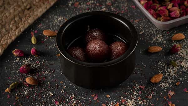 (4) Gulab Jamuns