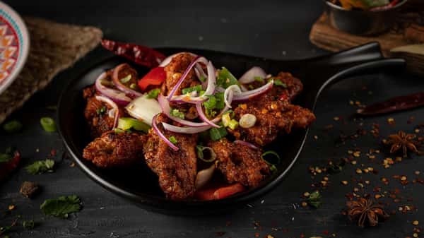 (8) Naked Chili Wings