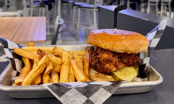 FRIED CHICKEN SANDWICH