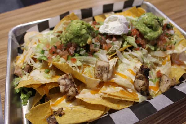 CHICKEN NACHOS