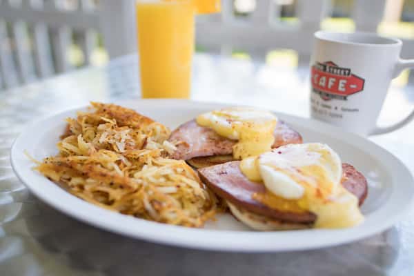 Eggs Benny