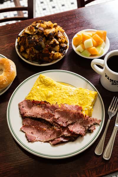 CORNED BEEF & EGGS