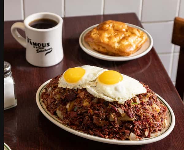 CORNED BEEF HASH w/EGGS