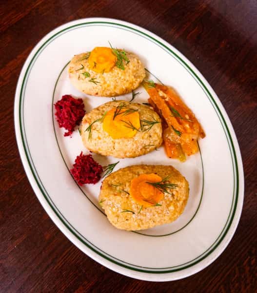 GEFILTE FISH (1 ea.)