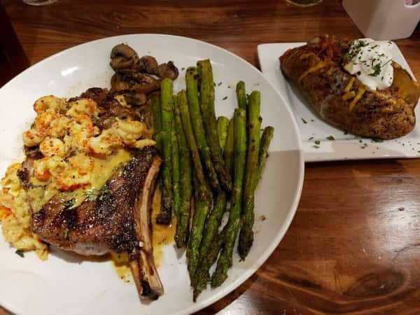 steal with shrimp sauce asparagus