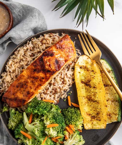 Omega salmon plate