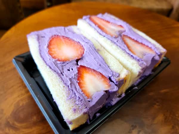 Strawberry Ube Cream Sando いちごウベサンド