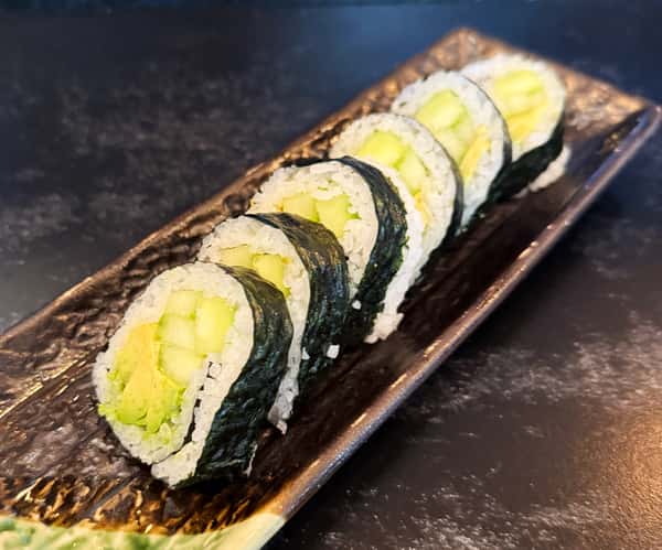 Avocado Cucmber Roll 6pcs