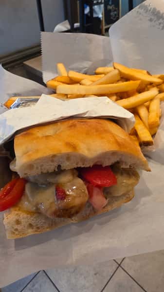 Sausage, peppers and onion w/fries