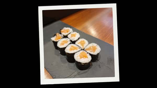 Salmon Hosomaki