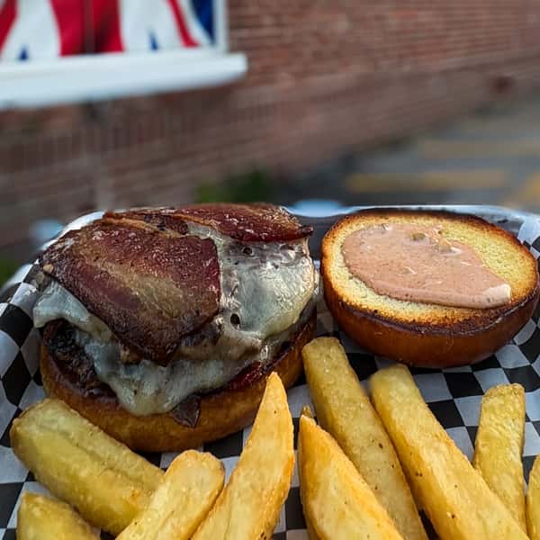 Bacon Cheddar Cheeseburger