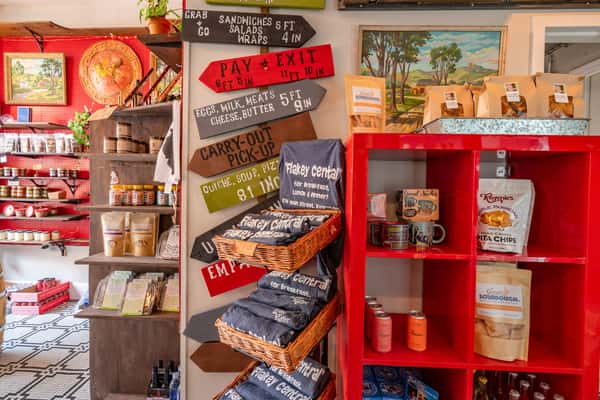 Gallery The Lucky Platter & Pantry Breakfast Restaurant in Evanston, IL