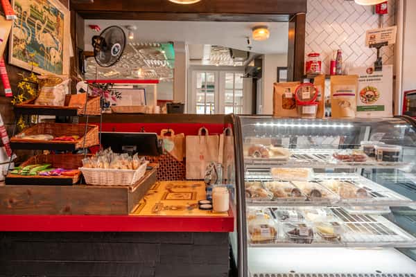 Gallery The Lucky Platter & Pantry Breakfast Restaurant in Evanston, IL