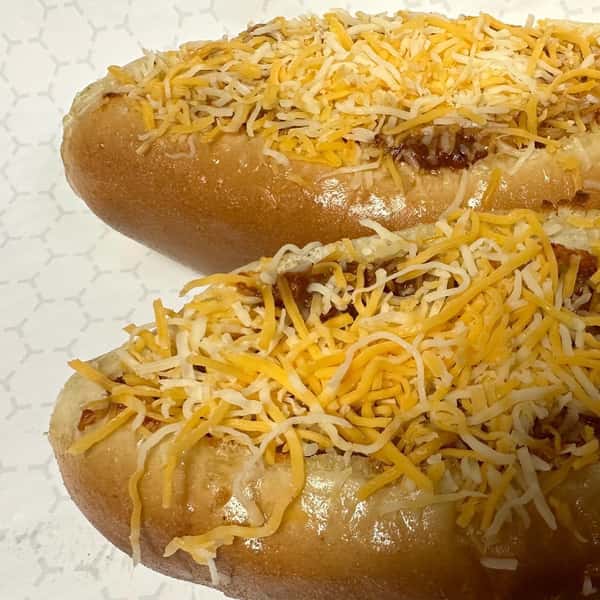 Hot Dog w/ Chili & Cheese