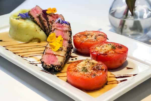 Tuna dish with tomatoes