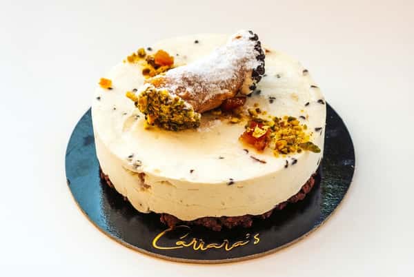 Cannoli cake