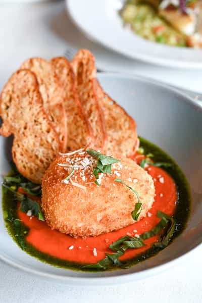 GOLDEN FRIED BURATTA