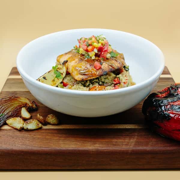 Grilled Protein, Quinoa & Kale