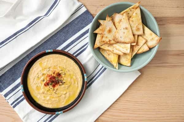 pita chips & hummus