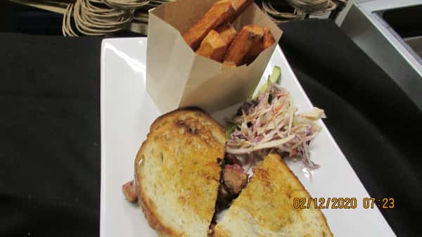 BBQ Vermont Cheddar Grilled Cheese/ CHIOCE OF BEEF, CHICKEN, OR PORK