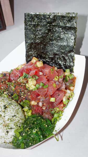 we keep it classic.
fresh ahi tossed with cucumber, red onion, shoyu, sambal, chili oil + salt.
cheyne’s OG. 🌊🐟
you know you want it.