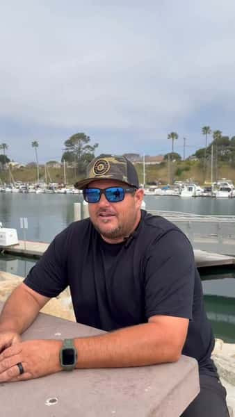Good food starts with good people.
Joe isn’t just one of the fishermen behind our fresh fish—he’s part of the Shoots fam. He’s out on the water catching it, then back at the shop grabbing a beer and a bite with the crew.
This is what supporting local looks like. 🌊