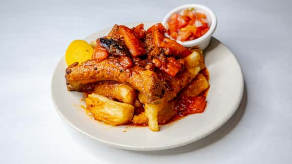 Yuca Con Chicharrón