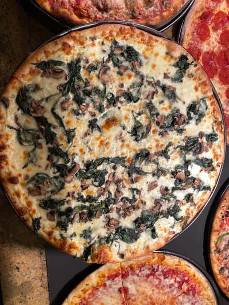 Spinach & mushroom pizza