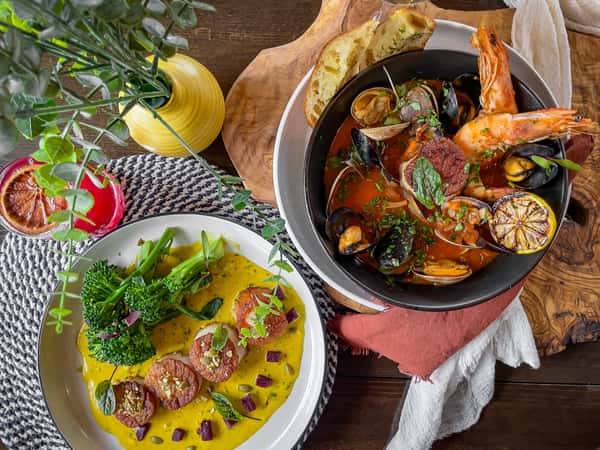 CIOPPINO-SEARED SCALLOPS DUO