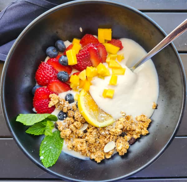 Granola & honey lemon yogurt bowl