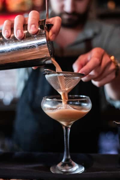MAKING COCKTAIL
