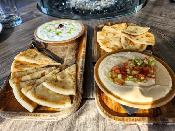 Tzatziki w/ pita