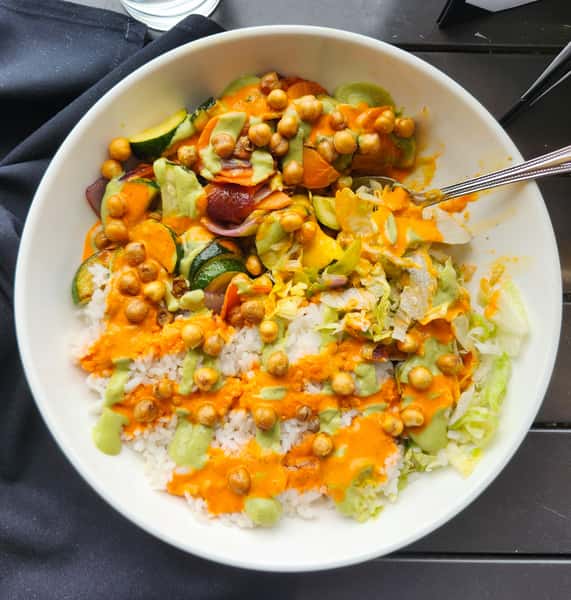 Crispy Chickpea Veggie Bowl