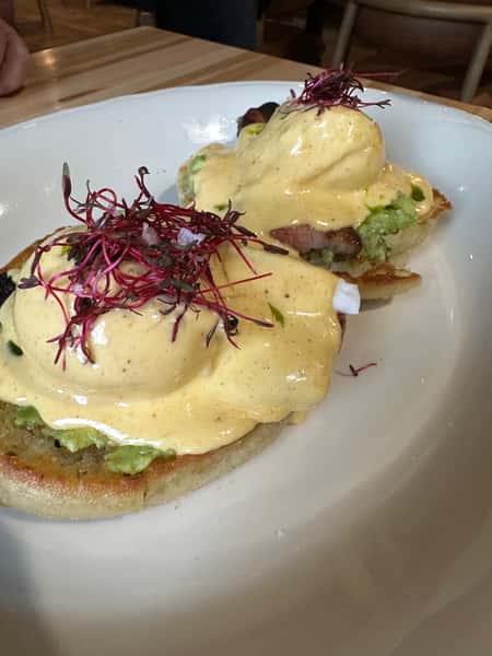 Classic Eggs Benny