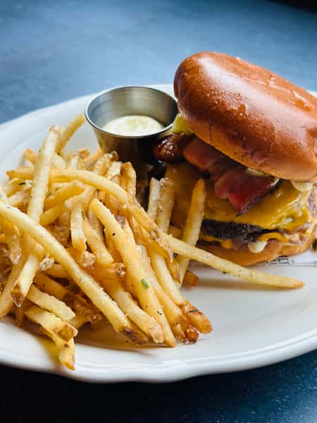 Wagyu Double Cheese Burger w/Frites
