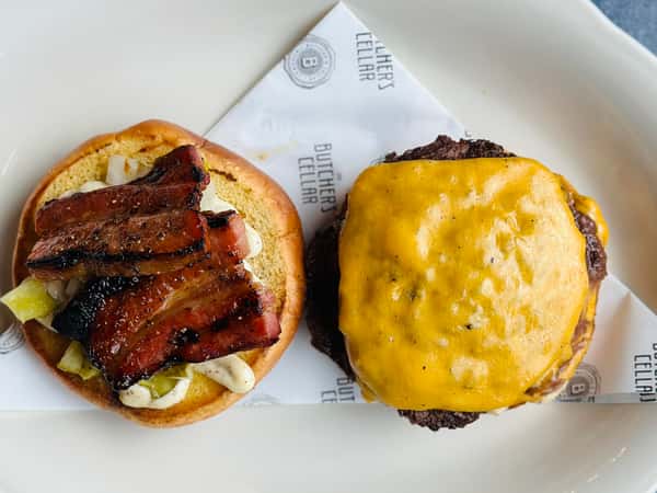 Wagyu Cheese Burger w/Frites