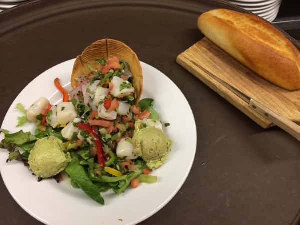 mexican salad with bread on the side