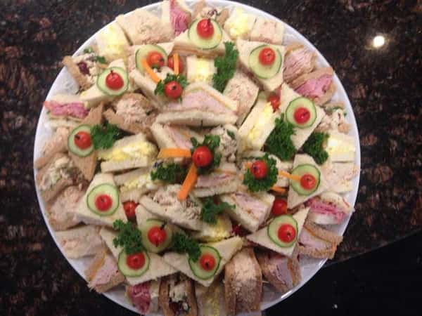 Sandwich halves along with vegetables