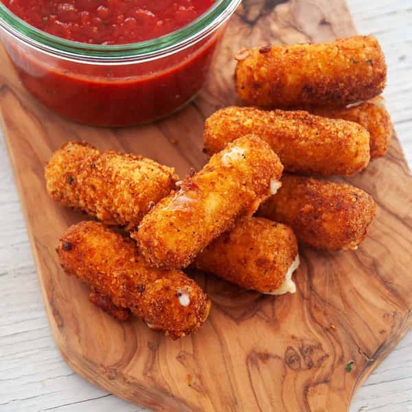 Mozzarella Sticks (6)