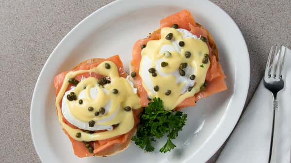 D.Z.'S Benedicts On a Bagel