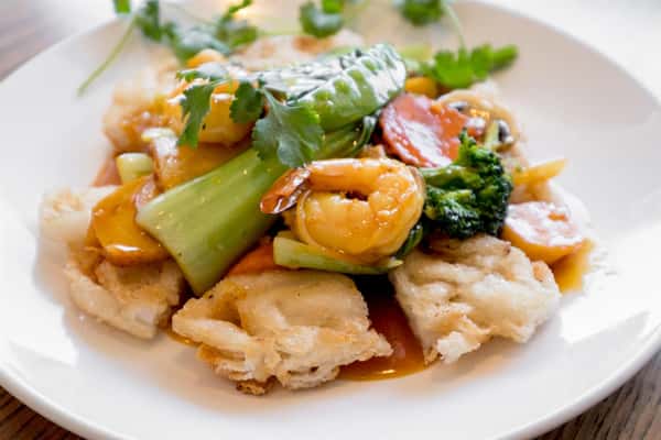 Seafood Rice Noodles (Soft / Crispy) - Pho Áp Chảo Đồ Biển (Dòn / Mềm)