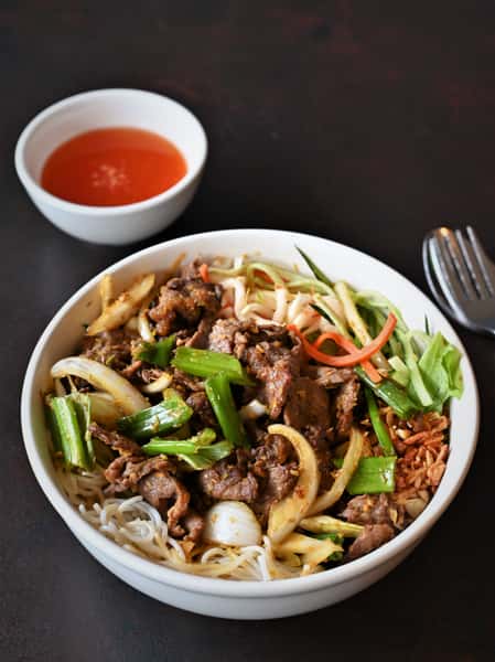 (P) Lemongrass Beef Vermicelli - Bún Bò Xào