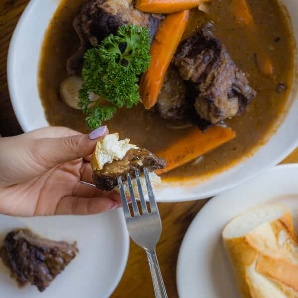 Short Rib Bourguignon (Short Rib Burgundy) - Bò Nấu Rượu