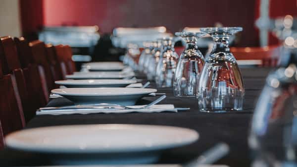 Papis_Banquet-Room_2