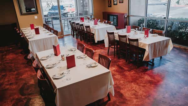 Papis_Banquet-Room_4
